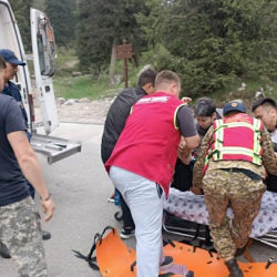 Ала-Арча капчыгайында бутун кокустатып алган турист куткарылды