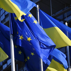 ЕС одобрил передачу Киеву доходов от замороженных активов России