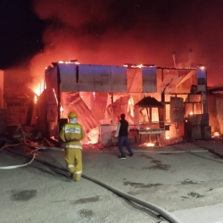 В Кадамджае на рынке ночью произошел пожар