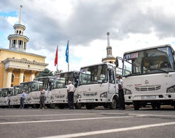 По утрам вице-мэры Бишкека обходят город. Проверяют чистоту и порядок