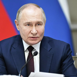 Путин: Борбор Азия өлкөлөрү кысымга алынган, бирок алар чөгөлөгөн жок