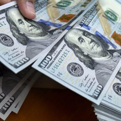 Кыргызстанда доллардын курсу төмөндөөдө