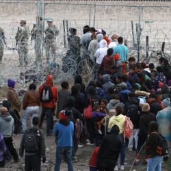 Байден временно запретил предоставлять убежище незаконным мигрантам из Мексики