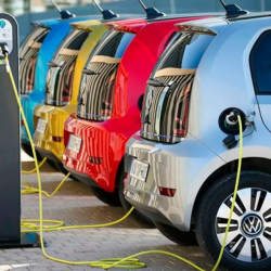 Садыр Жапаров: Соберем старые машины по всей республике, взамен дадим электромобили