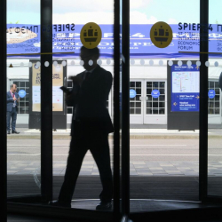 Петербург форумунун катышуучулары былтыркыга салыштырмалуу көп болду