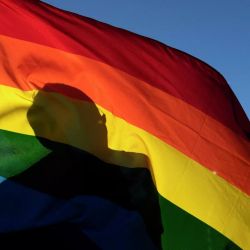 Казакстандын өкмөтү ЛГБТ* пропагандасына каршы петицияны карайт