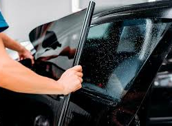 Унаалардын айнектерин караңгылатуу баасы 30 миң сомго арзандады