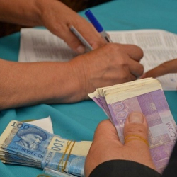 8,6 миңге жакын үй-бүлө 100 миң сом алууга арыз берди