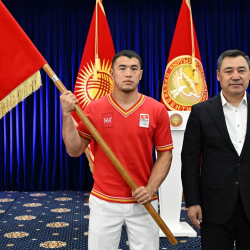 Представлена парадная форма сборной КР на Олимпиаде в Париже - фото