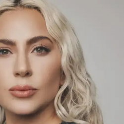 Леди Гага турмушка чыгарын жар салды