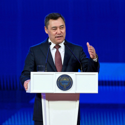 Президент: Биздин темир жол экономикалык кризистерге жана саясий өзгөрүүлөргө карабастан өнүгүүдө