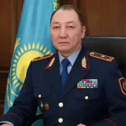 Казакстанда кол алдындагыларга сөгүнгөн милициянын башчысы кызматтан алынды