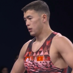 Акжол Махмудов казакстандык балбанга утулуп калды