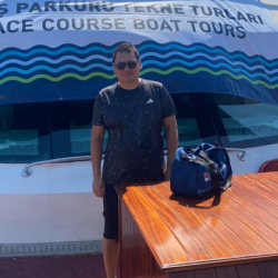 Депутат Сеидбек Атамбаев переплыл Босфор