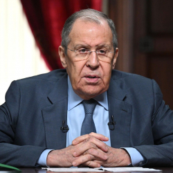 Лавров: Байден тараптан  Украина аркылуу Россияга каршы согуш үчүн 50 өлкөнү  куралдандырганы айтылды