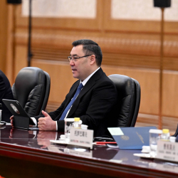 Президент Садыр Жапаров провел переговоры с Председателем Китая Си Цзиньпинем