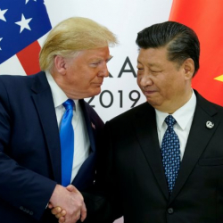 Трамп проведет разговор с Си Цзиньпином во вторник