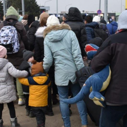 Кыргызстандык жети өспүрүм мекенине кайтарылды