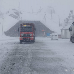 На трассе Бишкек - Ош ввели ограничения для грузовиков