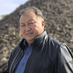 Белгилүү журналист Сталбек Абдыраев дүйнөдөн кайтты