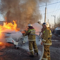 Бишкекте унаа өрттөнүп, бир адам жабыркады