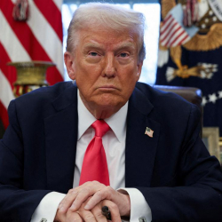 Трамп өлкөнү мыйзамсыз мигранттардан бошотууга аракет кылып жатканын билдирди