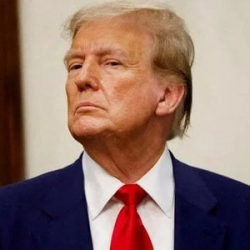 Трамп айрым өлкөлөрдүн жарандарына АКШга кирүүгө тыюу салууну көздөөдө