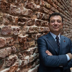 Мэра Стамбула задержали по подозрению в коррупции