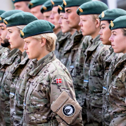 Дания вводит обязательную военную службу для женщин