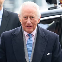 Короля Карла III госпитализировали из-за побочных эффектов от лечения рака