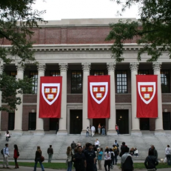 Гарвард университетинин президенти маанилүү изилдөөлөр коркунучка кабыларын билдирди