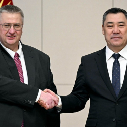 Садыр Жапаров Россия өкмөтүнүн төрагасынын орун басары Алексей Оверчукту кабыл алды