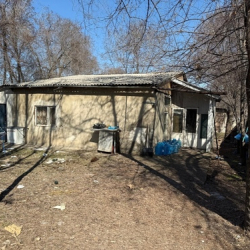 Бывший замглавы Центра онкологии и гематологии незаконно захватил участок больницы и построил себе дом, - ГКНБ