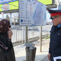 ФОТО - В Жалал-Абаде и Сузаке силовики напомнили местным жителям о запрете ношения никабов