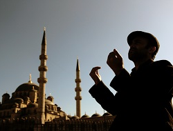 В ЖК просят не запрещать религиозным деятелям баллотироваться в депутаты