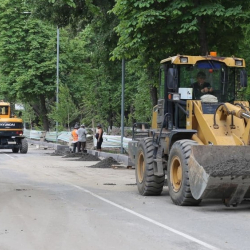 Ремонт дорог. В Бишкеке сегодня закрывают участок бульвара Молодой Гвардии