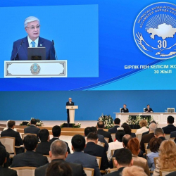 Токаев: Казахи испокон веков с большим уважением относились к своим соседям