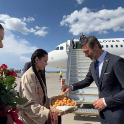 В Кыргызстан с официальным визитом прибыл глава МИД Словакии