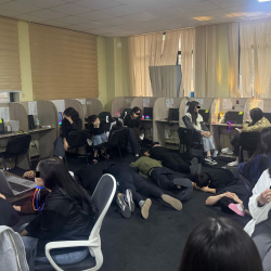 Жашы жете электер да бар. Колл-борбордун 43 кызматкери кармалды