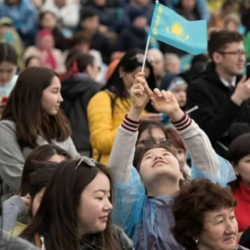 Население Казахстана достигло 20,3 млн человек