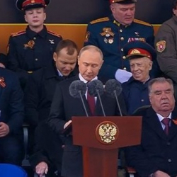 Путин: Россия чтит День Победы и не допустит искажения истории