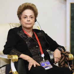 Глава банка БРИКС отвергла обвинения в ослаблении доллара