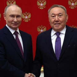 Путин менен Назарбаев Кремлде жолугушту