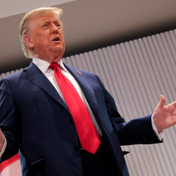 Трамп Ирандын толук багынып берүүсүн талап кылды