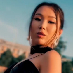 Блогер Жанара Осмоналиева камактан чыкты