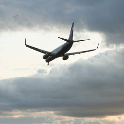 Московский аэропорт Шереметьево возобновил прием и выпуск воздушных судов