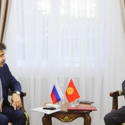 Имангазиев Россиянын элчиси менен жолугушуп, мигранттар маселеси талкууланды