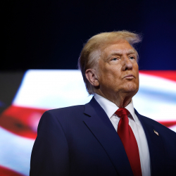 Трамп заявил о готовности вновь нанести удары по ядерной инфраструктуре Ирана