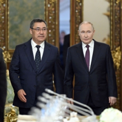 Президенты Кыргызстана и России обменялись поздравительными телеграммами по случаю 25-летия установления дипотношений