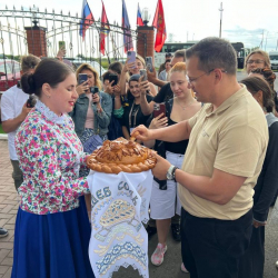 Джалал-Абад встречает международную экспедицию «Путешествие в Сердце Евразии»: «Сады дружбы», культура и поддержка предпринимателей